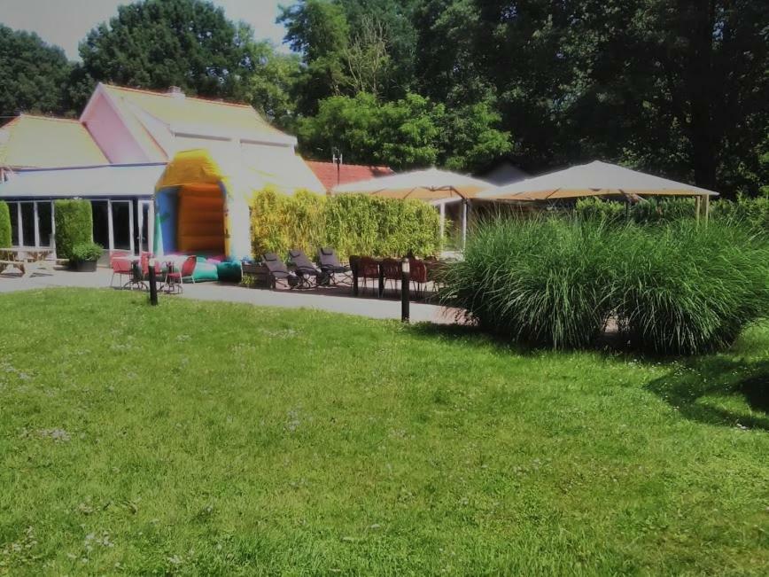 De Bron Villa Beringen Eksteriør bilde