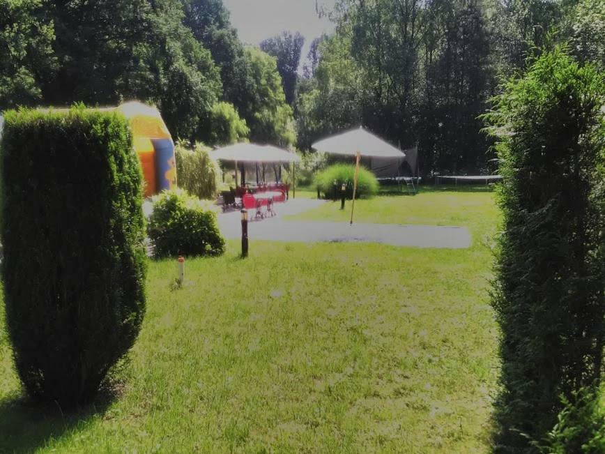 De Bron Villa Beringen Eksteriør bilde