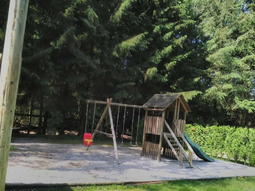 De Bron Villa Beringen Eksteriør bilde